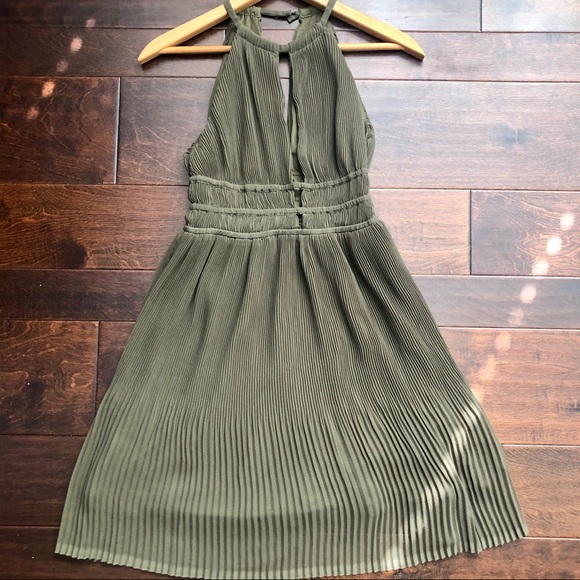 h and m green pleated dress H&M | Dresses | Hm Pleated Green Dress